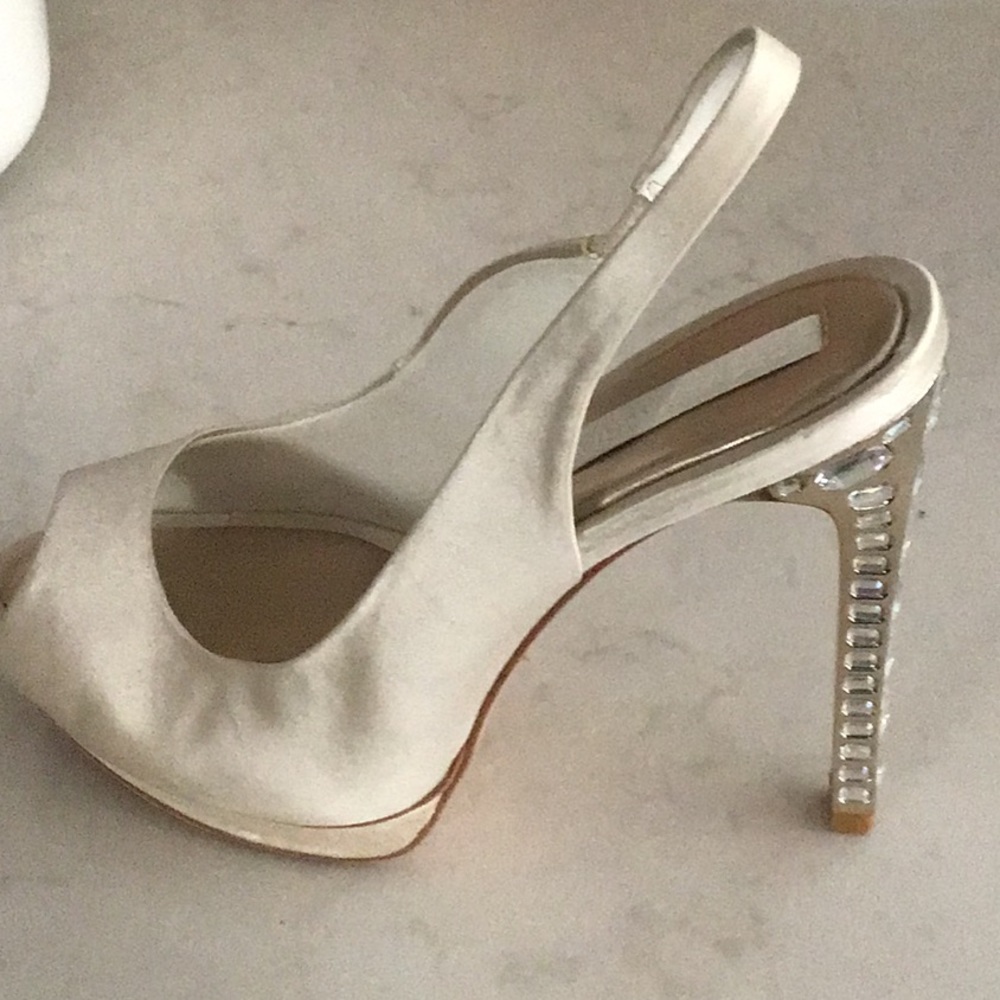 Shoes - Picture 2 of 4